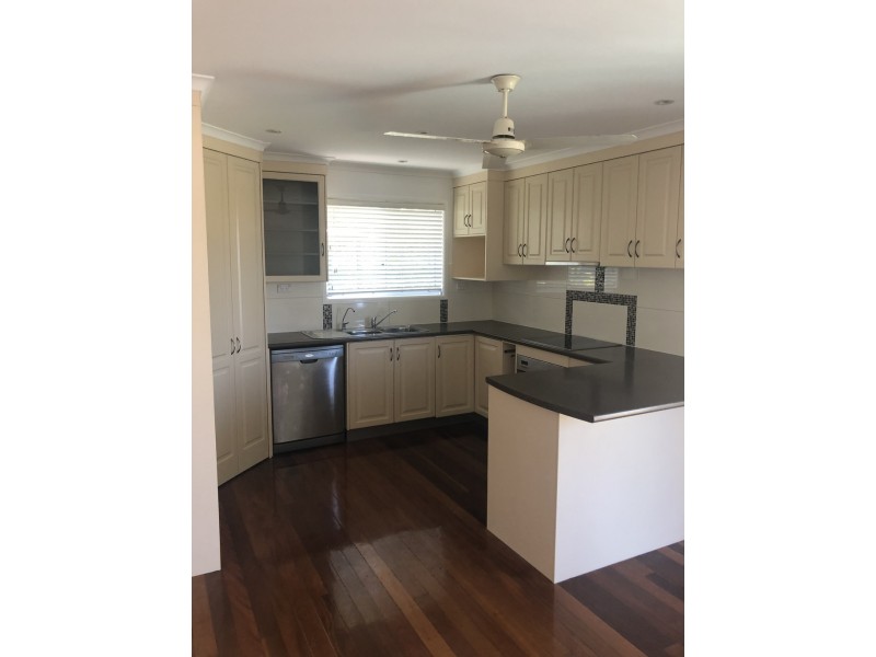61 Hibiscus Street, Urangan QLD 4655