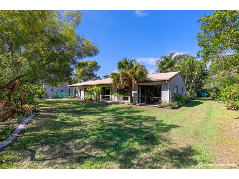 15 – 17 Twolyn Street, Urangan QLD 4655