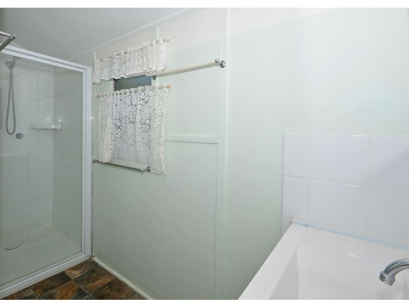 13 Beach Road, Pialba QLD 4655