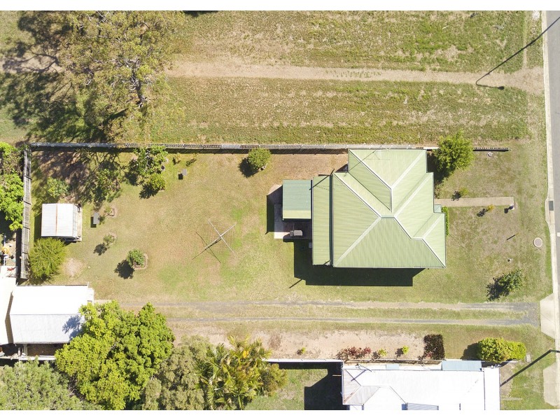 13 Beach Road, Pialba QLD 4655