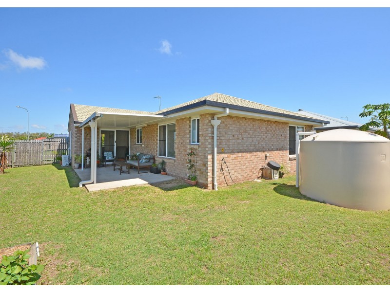 10 Dory Drive, Point Vernon QLD 4655
