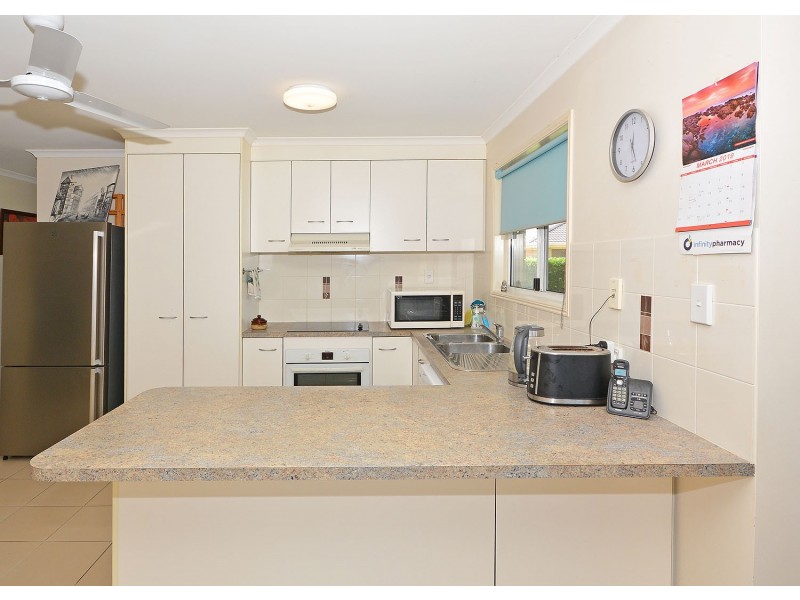 10 Dory Drive, Point Vernon QLD 4655