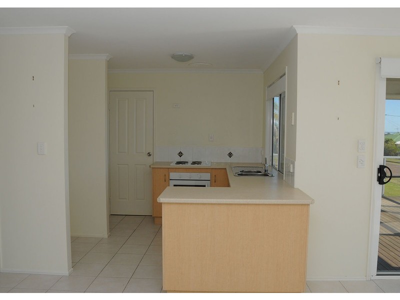 11 Julie St, Dundowran Beach QLD 4655