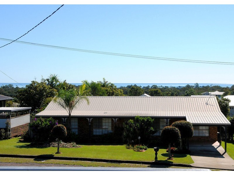11 Julie St, Dundowran Beach QLD 4655