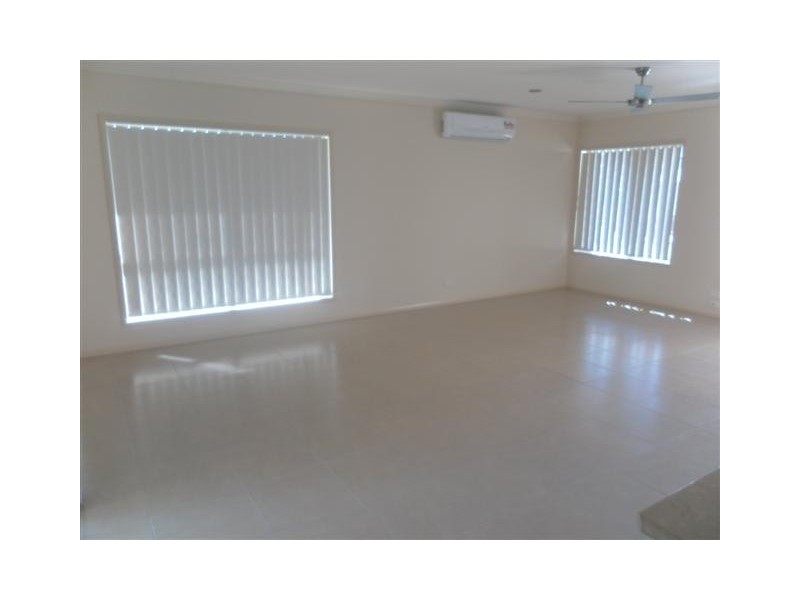 8 Morgan Circuit, Urraween QLD 4655