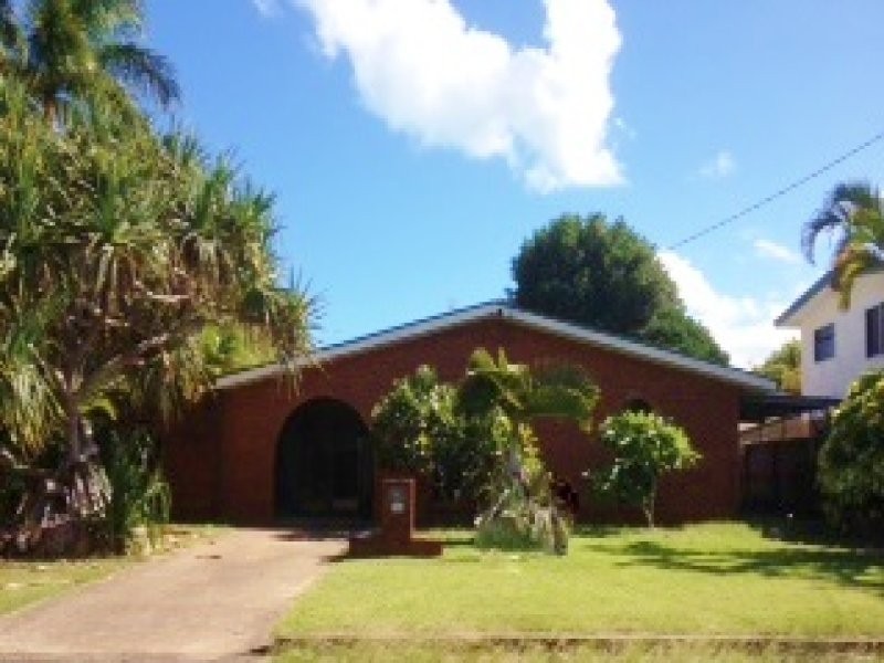 19 Richard Street, Urangan QLD 4655