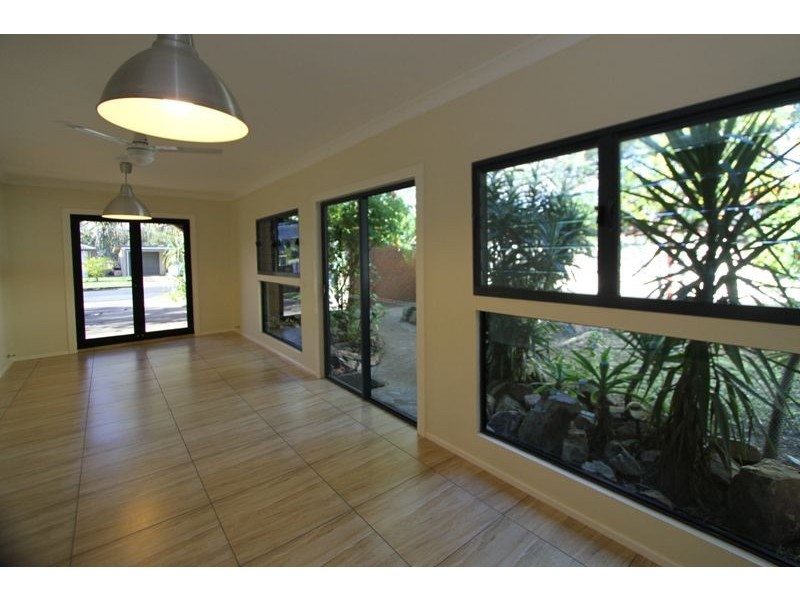 19 Richard Street, Urangan QLD 4655