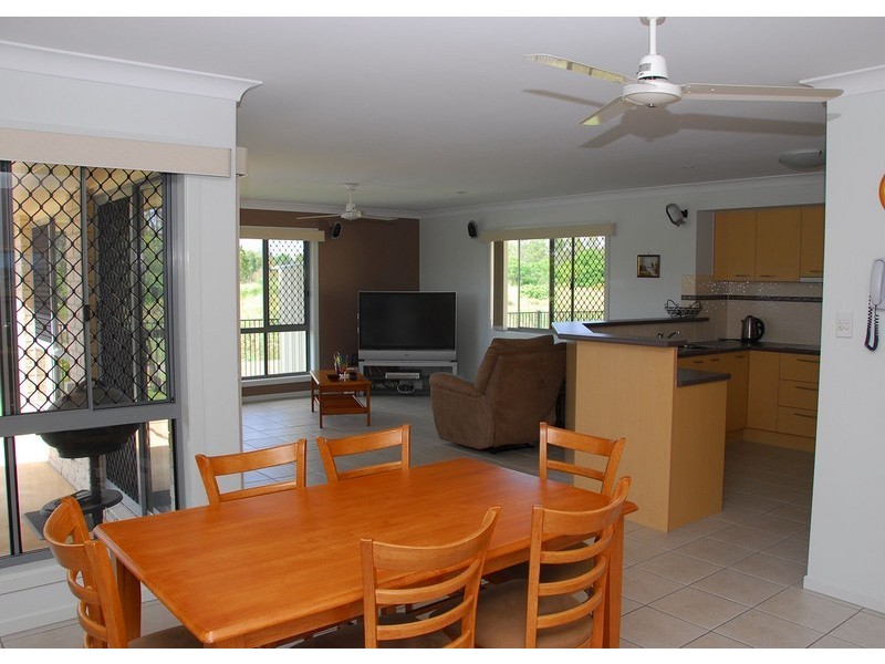 22 Spinnaker Drive, Point Vernon QLD 4655