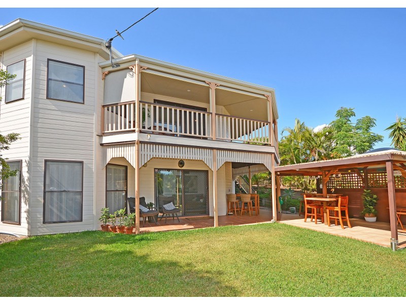 55 Kent Street, Urangan QLD 4655