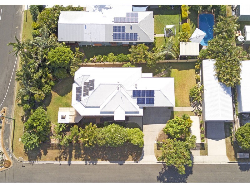 55 Kent Street, Urangan QLD 4655