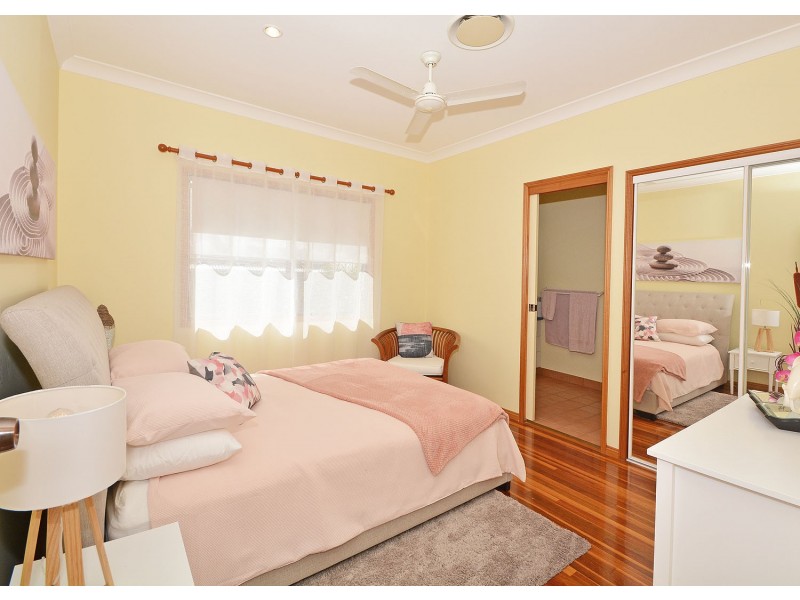 55 Kent Street, Urangan QLD 4655