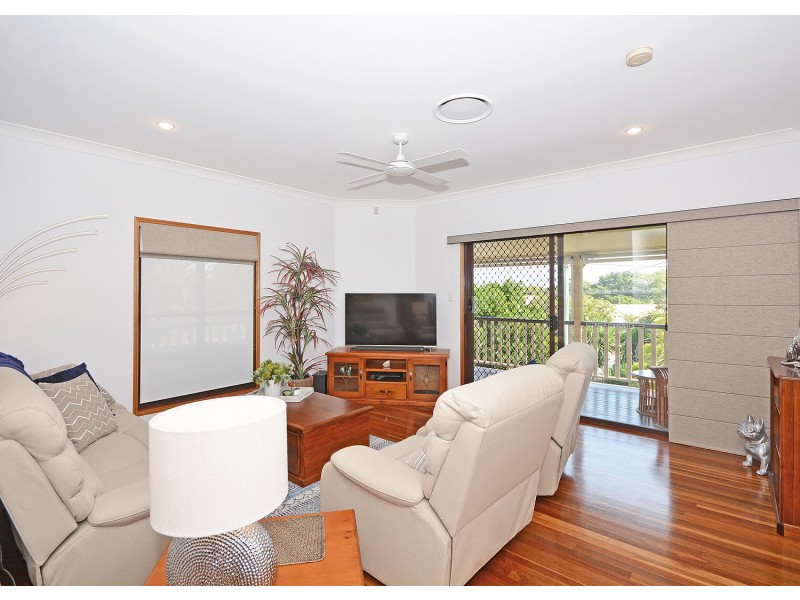 55 Kent Street, Urangan QLD 4655