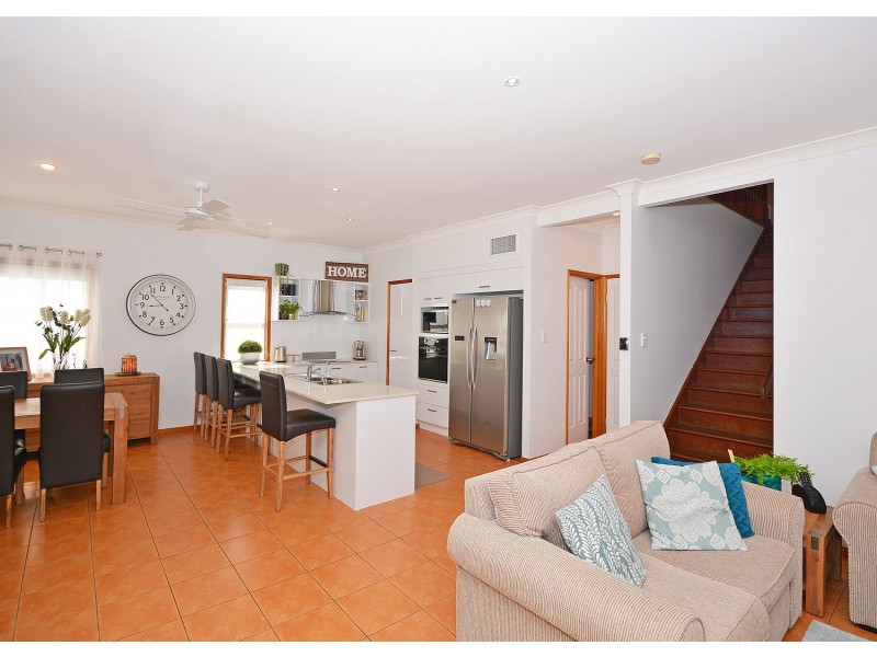 55 Kent Street, Urangan QLD 4655