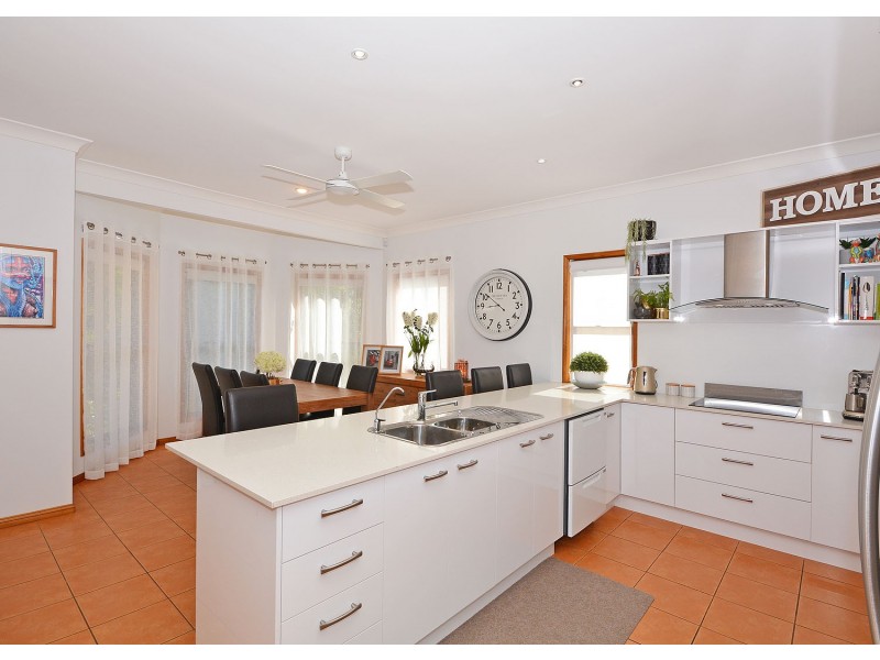 55 Kent Street, Urangan QLD 4655