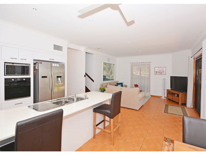 55 Kent Street, Urangan QLD 4655