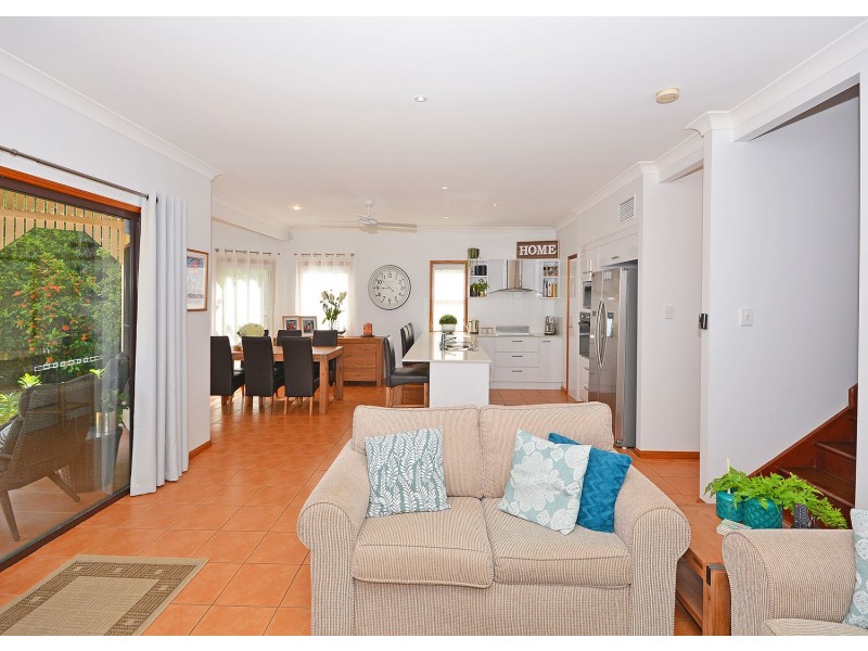 55 Kent Street, Urangan QLD 4655
