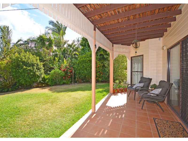 55 Kent Street, Urangan QLD 4655