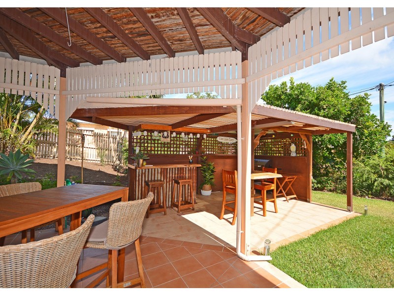 55 Kent Street, Urangan QLD 4655