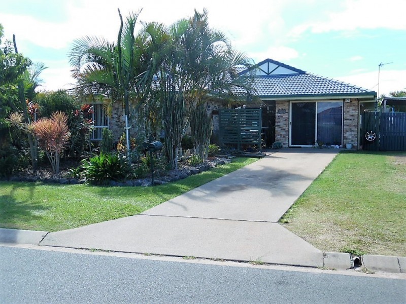 7 Elliot Crt, Eli Waters QLD 4655