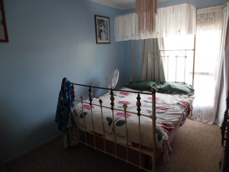 7 Elliot Crt, Eli Waters QLD 4655