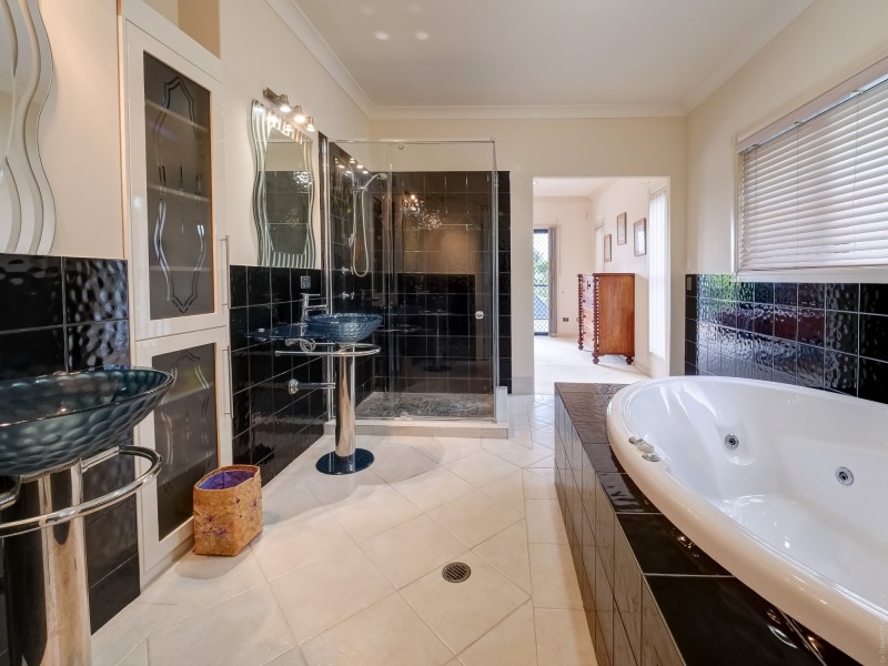 46 Long Street, Point Vernon QLD 4655