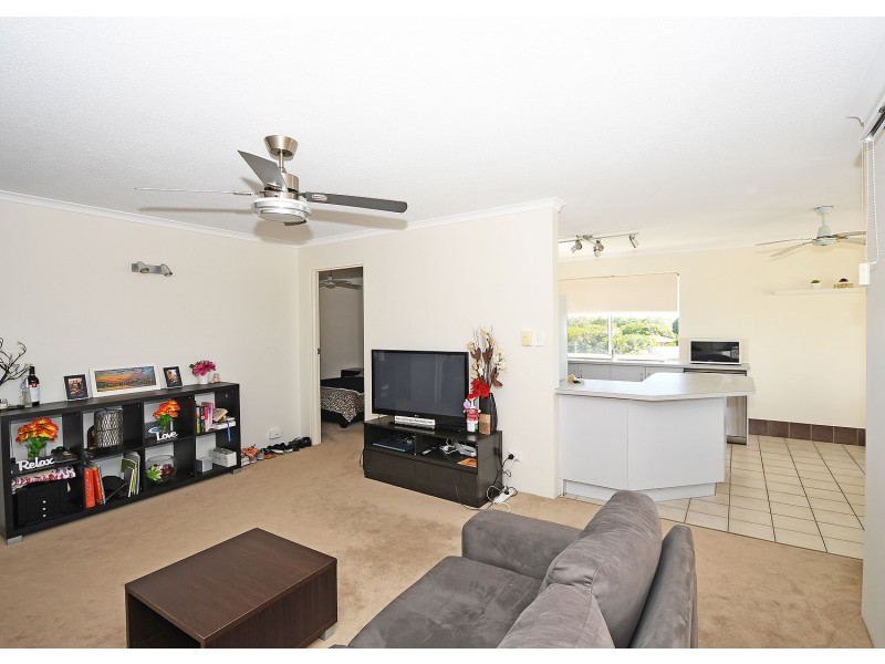 8/13-15 Pulgul Street, Urangan QLD 4655