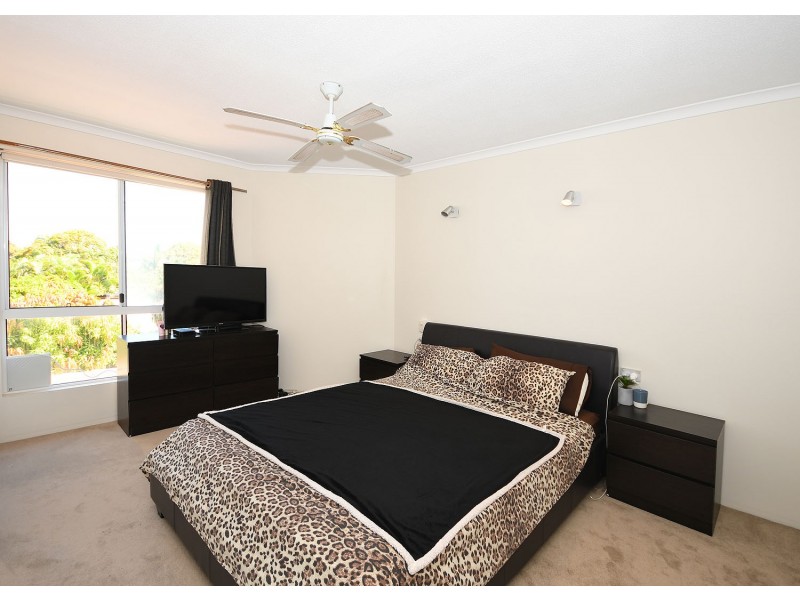 8/13-15 Pulgul Street, Urangan QLD 4655
