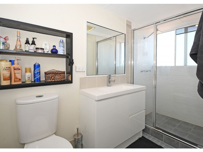 8/13-15 Pulgul Street, Urangan QLD 4655
