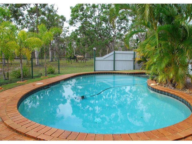 48 Green Acres Rd, Dundowran QLD 4655