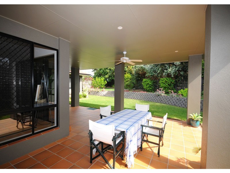 9 Montrose Cl, Hervey Bay QLD 4655