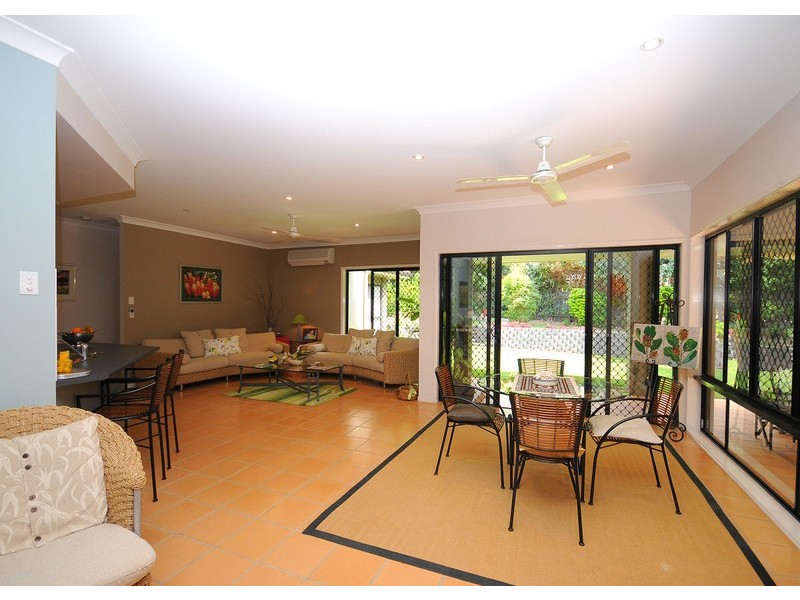 9 Montrose Cl, Hervey Bay QLD 4655