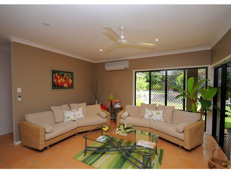 9 Montrose Cl, Hervey Bay QLD 4655