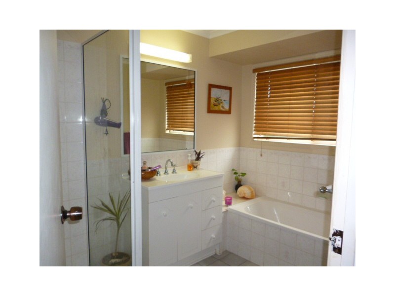 52 Wattle Street, Point Vernon QLD 4655