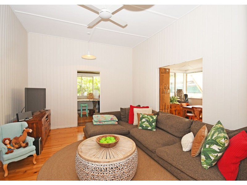 92 Bideford Street, Torquay QLD 4655