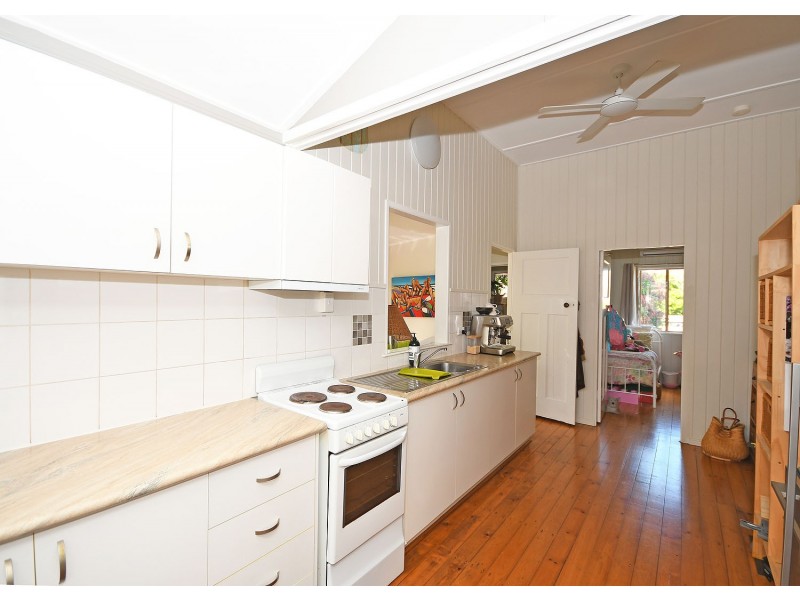 92 Bideford Street, Torquay QLD 4655