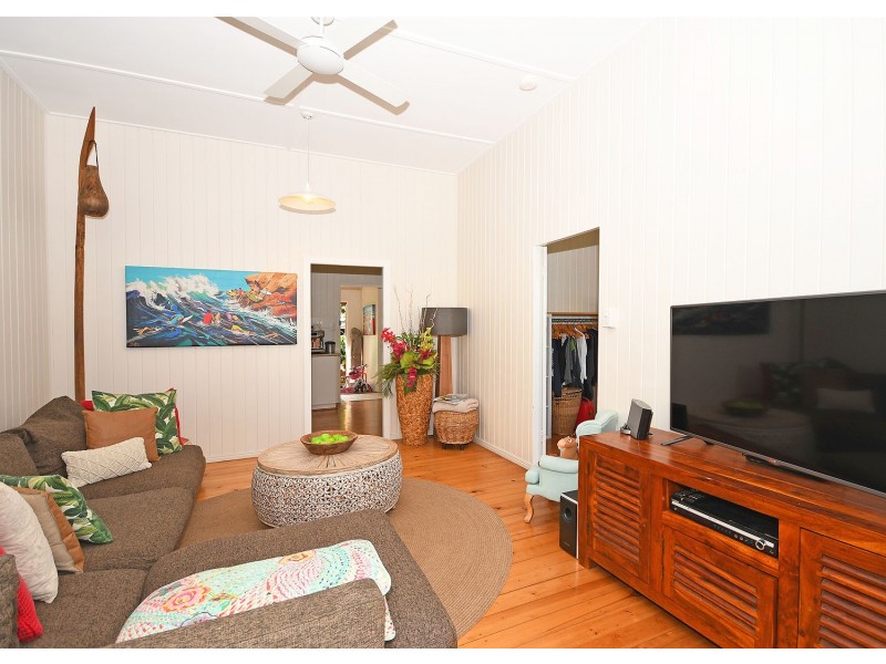 92 Bideford Street, Torquay QLD 4655