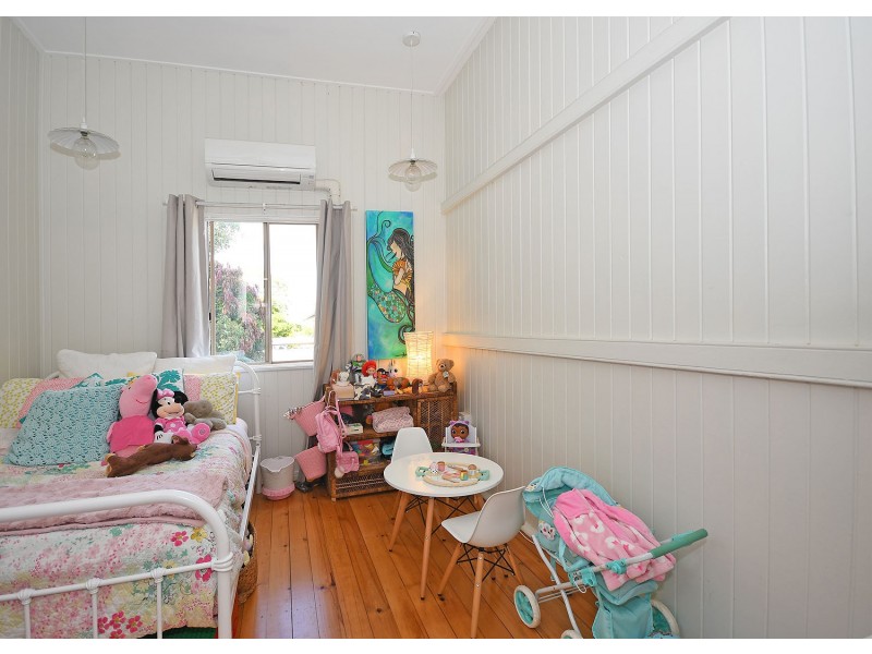 92 Bideford Street, Torquay QLD 4655