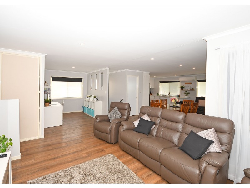 65 Jacobsen Outlook, Urraween QLD 4655