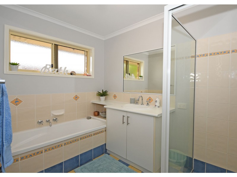 65 Jacobsen Outlook, Urraween QLD 4655