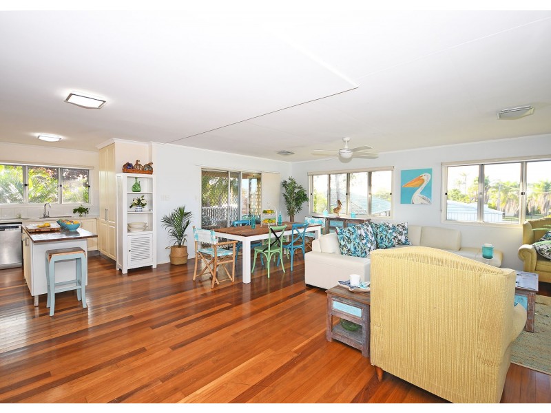 30 Pulgul Street, Urangan QLD 4655