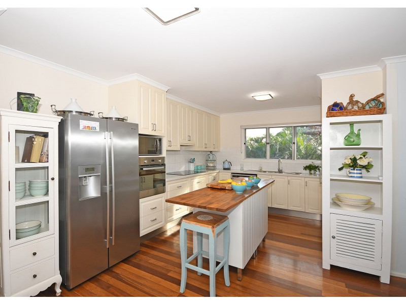 30 Pulgul Street, Urangan QLD 4655