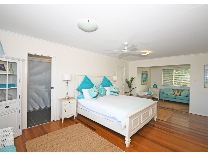 30 Pulgul Street, Urangan QLD 4655