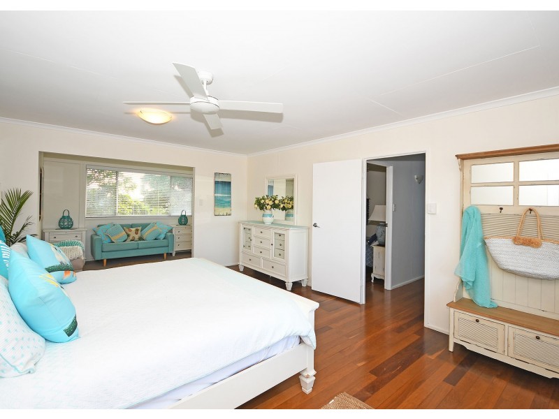 30 Pulgul Street, Urangan QLD 4655