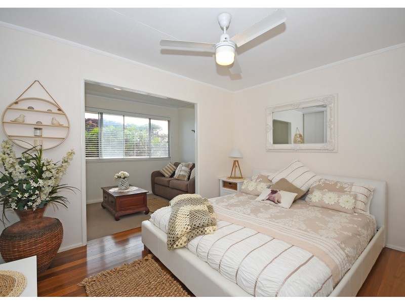 30 Pulgul Street, Urangan QLD 4655