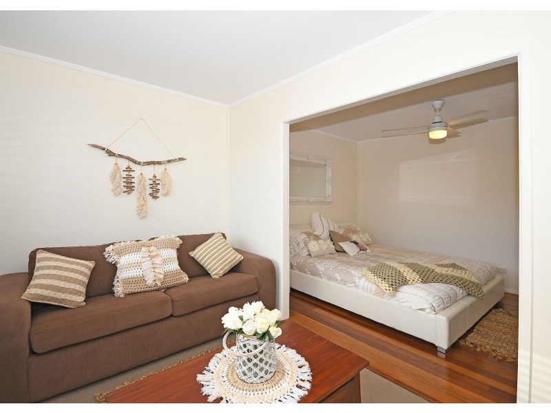 30 Pulgul Street, Urangan QLD 4655