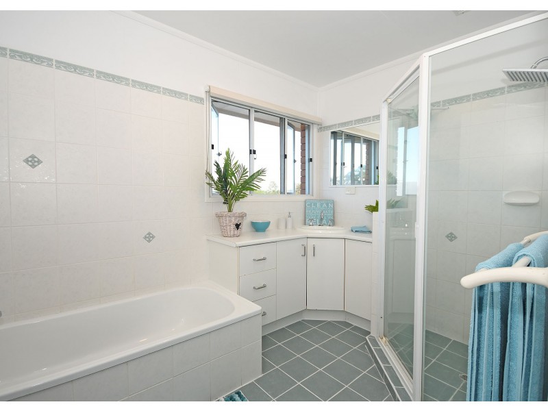 30 Pulgul Street, Urangan QLD 4655