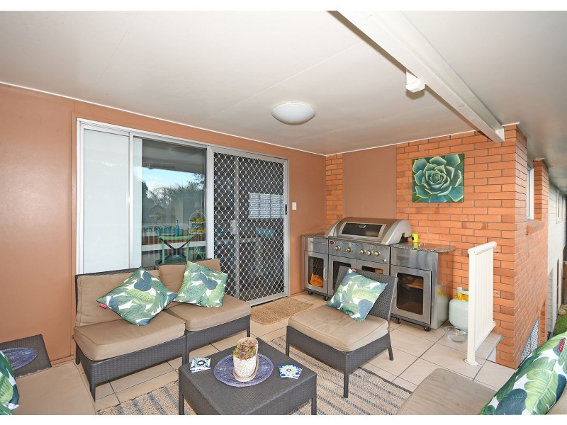 30 Pulgul Street, Urangan QLD 4655