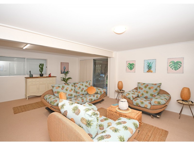 30 Pulgul Street, Urangan QLD 4655