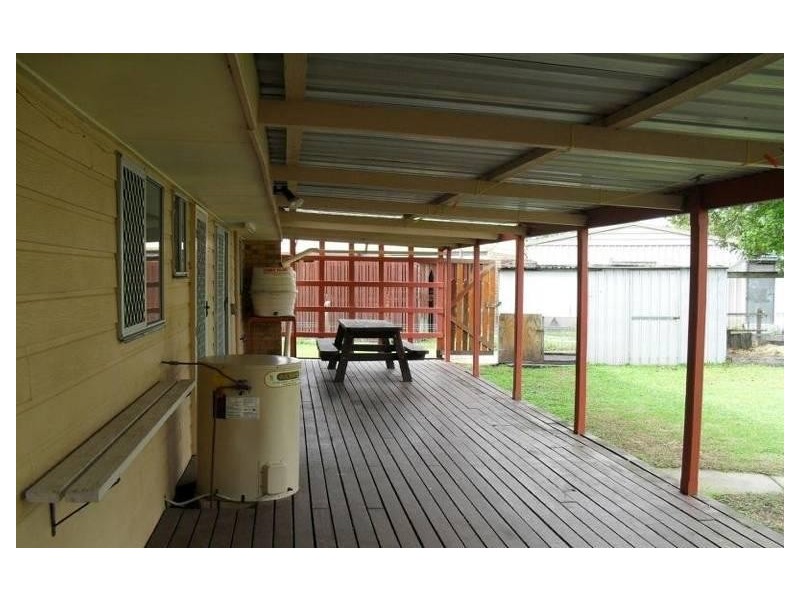 10 Owen Crescent, Urangan QLD 4655