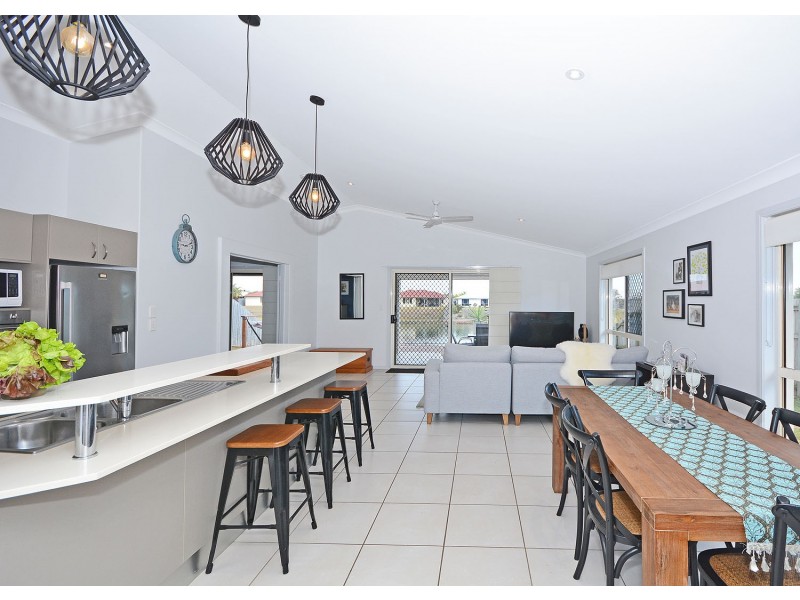 5 Lady Nelson Drive, Eli Waters QLD 4655